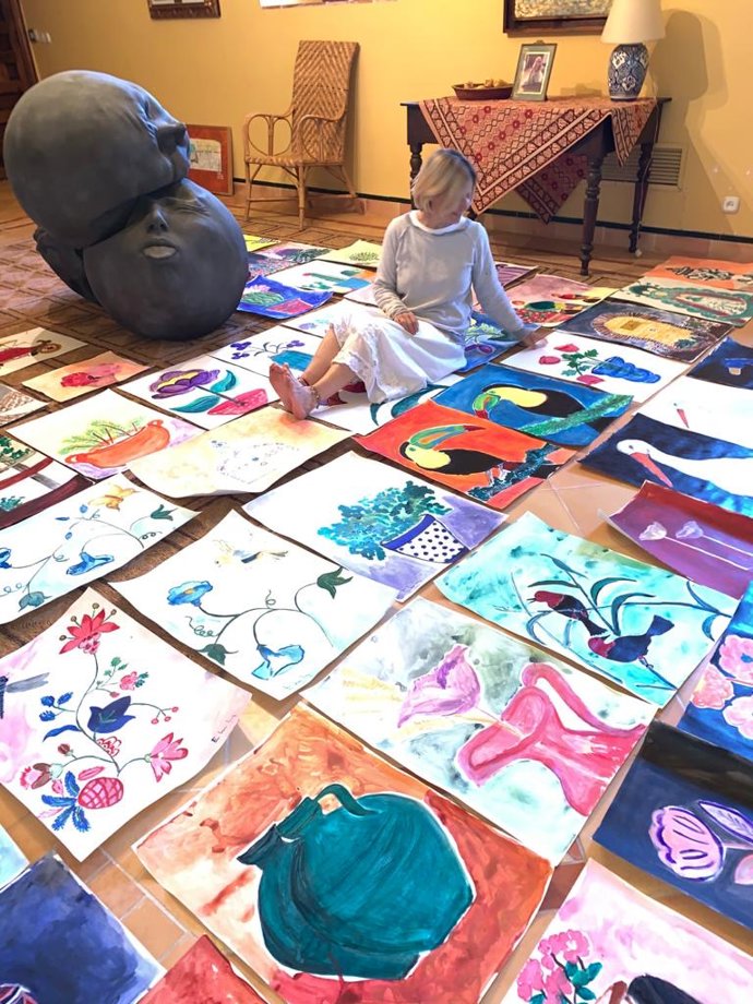 Eugenia desvela su talento para la pintura