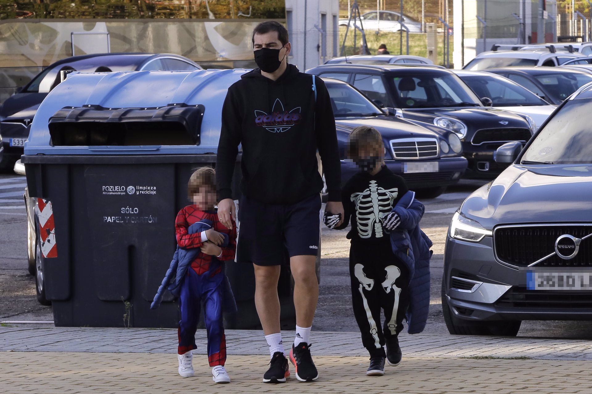 Iker Casillas ha llevado a sus hijos al colegio