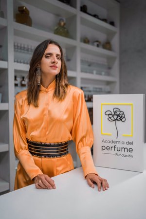 Macarena Gómez en el rodaje del Smell film junto con la Academia del Perfume