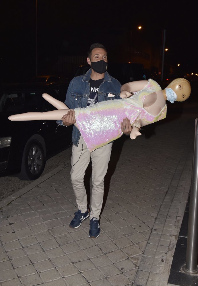 Antonio David, con su "nueva amiga"