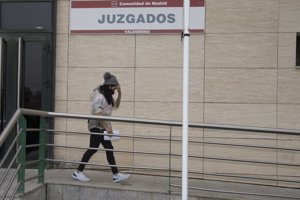 Maite, abandonada a las puertas de los juzgados