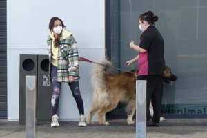 Gloria Camila llevó a su mascota al veterinario