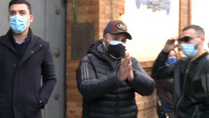 Kiko Rivera pide una tregua a la prensa a su llegada al entierro de su suegro