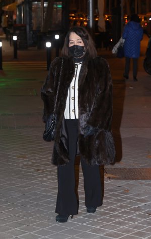 Elena Tablada madre a su llegada a la misa funeral por Elena Moure