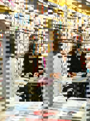 Berenice Lobatón cumple 18 años creando su propia revista digital