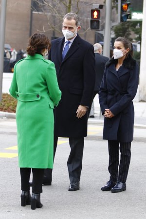 La Reina Letizia, con look working girl