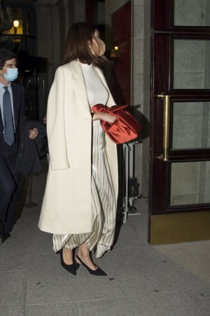 Sofía Palazuelo luce una espectacular figura física, tras dar a la luz, en el Teatro Real