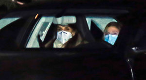 La Reina Letizia, orgullosa, sale de casa de su padre, Jesús Ortiz, tras su típica visita en el día de Reyes