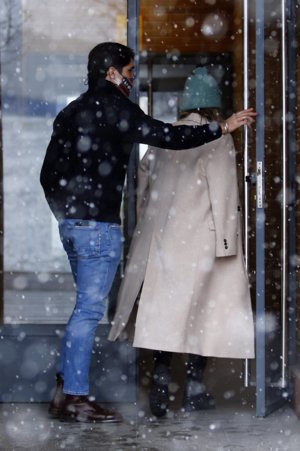 María Pombo y Pablo Castellano, sus fotografías bajo la nieve en su primera salida sin Martín