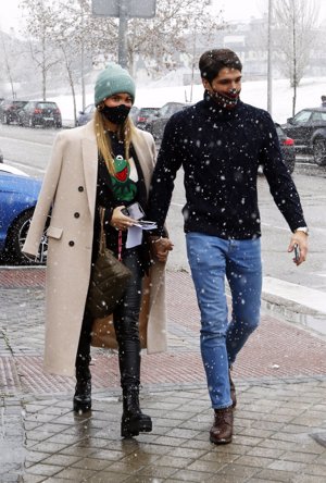 María Pombo y Pablo Castellano, sus fotografías bajo la nieve en su primera salida sin Martín