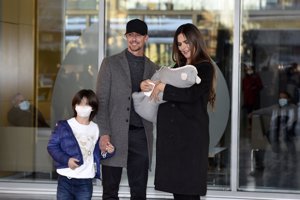 Romina y Guti salen del hospital tras dar la bienvenida a su segundo hijo en común