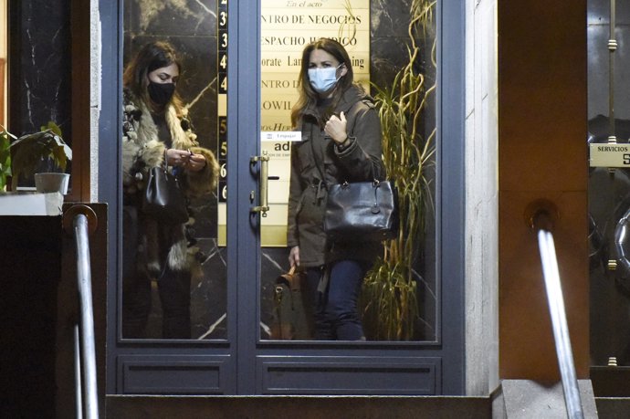 Fabiola, con su abogada