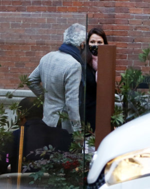 Esther Doña, muy cómplice con su acompañante