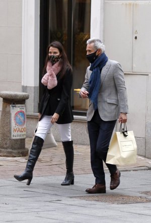 Esther Doña, paseo muy bien acompañada