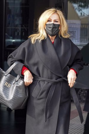 Rosa, muy elegante en la celebración de su cumpleaños