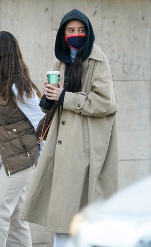 Victoria Federica, con el codiciado trench de Everlast para Zara