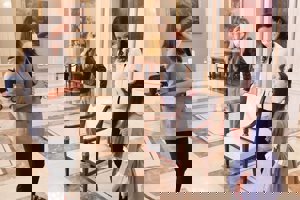 La monarca, muy cómplice con una pequeña