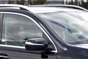 La periodista ha lucido la mejor de sus sonrisas al recibir el alta