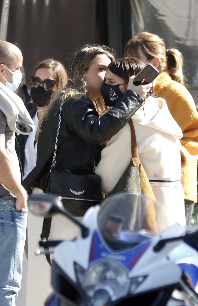 Tana Rivera, con una amiga