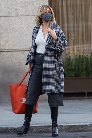 Susanna Griso presumió de estilo y de cuerpazo por las calles de la capital