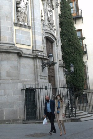 La pareja visitó la Basílica de San Miguel, donde se casarán en los próximos meses