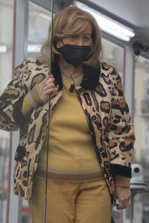 María Teresa Campos se planta en la Puerta de Sol con Isabel Díaz Ayuso y su 'Campos Móvil'