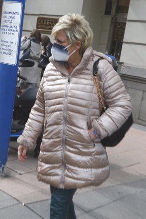 Terelu Campos sale de la peluquería más diva que nunca mostrando su rubio platino