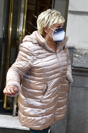 Terelu Campos sale de la peluquería más diva que nunca mostrando su rubio platino