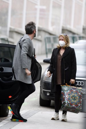 Mila estuvo acompañada por una de sus hermanas