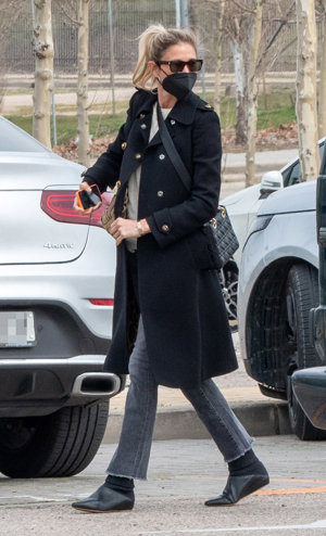 Carla Pereyra  presumió de estilo durante su comida familiar