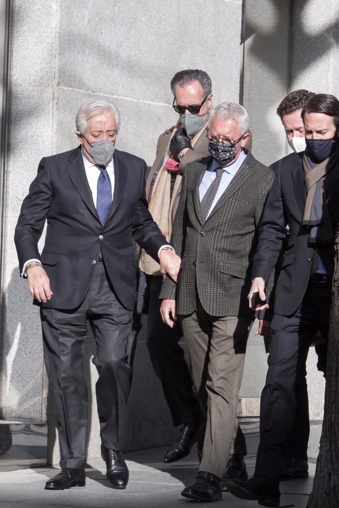 Jaime de Marichalar, con unos amigos