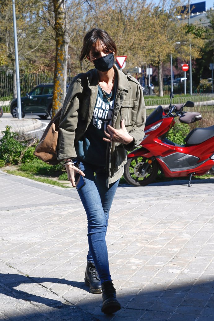 Sara Carbonero llega a un restaurante