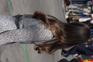 Doña Leonor ha saludado  ala gente que la aclamaba