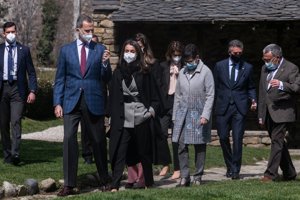 Los monarcas, relajados y cercanos