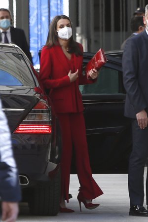 La Reina a su llegada al acto