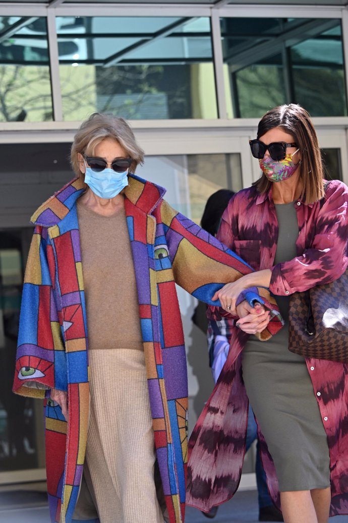 Alba Santana está muy pendiente de su madre en estos momentos