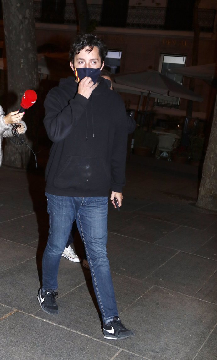 Francisco Nicolás, a su salida de un restaurante