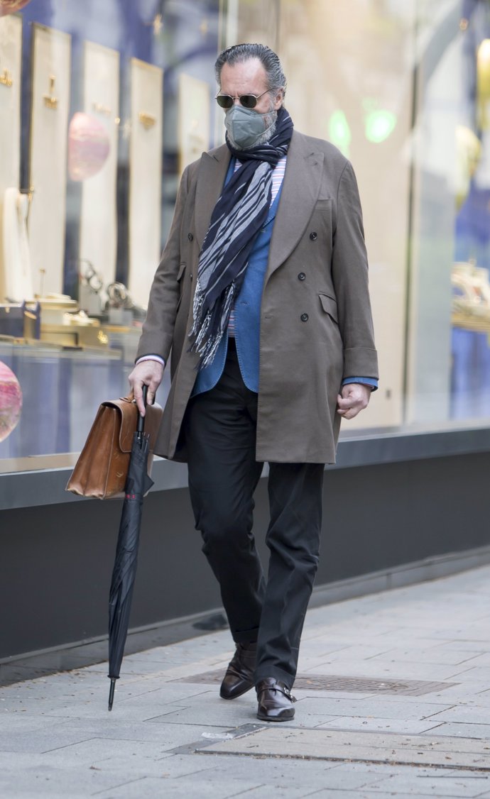 Jaime de Marichalar, muy serio durante su paseo