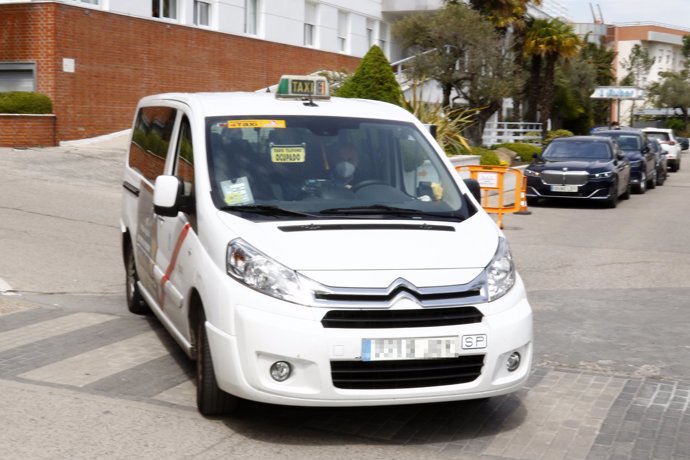 Ana María ha salido del hospital en un taxi evitando ser vista