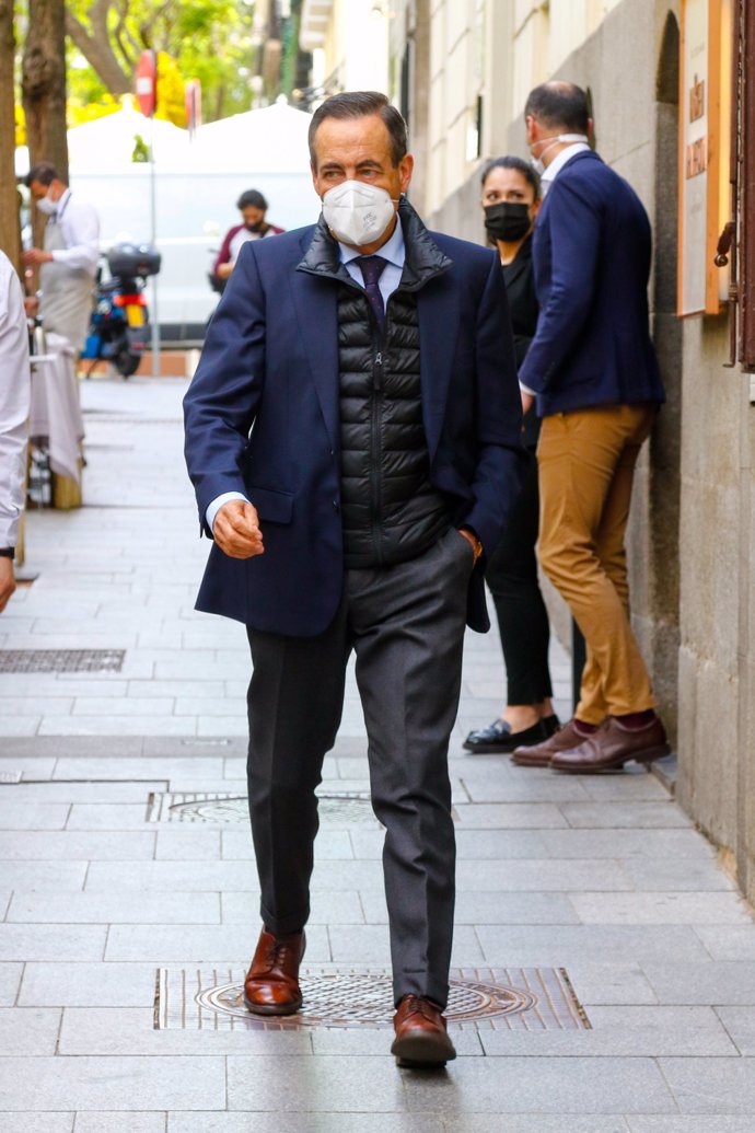 José Bono se mantiene al margen de la cancelación de la boda de su hijo José