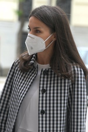 La monarca ha presumido una vez más de sus canas