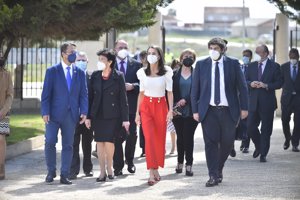 Doña Letizia ha enamorado con su look cómodo y juvenil