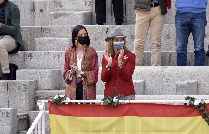 La Infanta Elena y Victoria Federica celebraron el Día de la Madre en Las Ventas