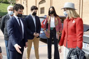 La Infanta Elena acudió a Las Ventas con sus hijos Victoria Federica y Froilán