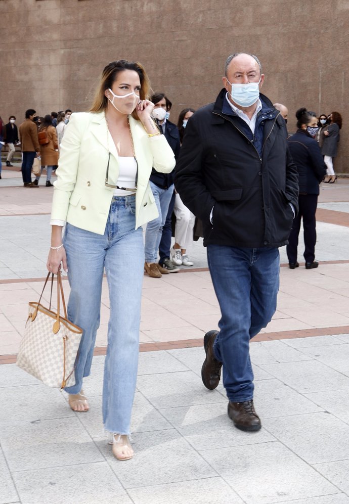 Samira y Luis Miguel Rodríguez a su llegada a Las Ventas