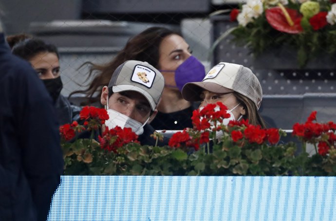 La enamorada pareja, muy cómplice durante el partido