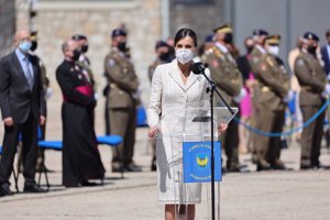 La Reina ha impactado 'rescatando' el vestido del bautizo de Doña Leonor