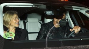 La pareja se mostró de lo más sonriente y tan unida como de costumbre