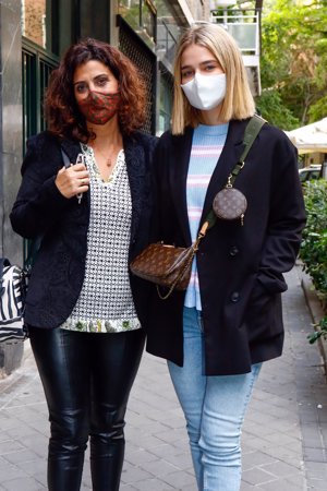 Laura Escanes ha recibido la visita de su madre en Madrid,  Anna Espinosa