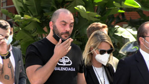 Antonio Tejado, destrozado en el funeral de su padre